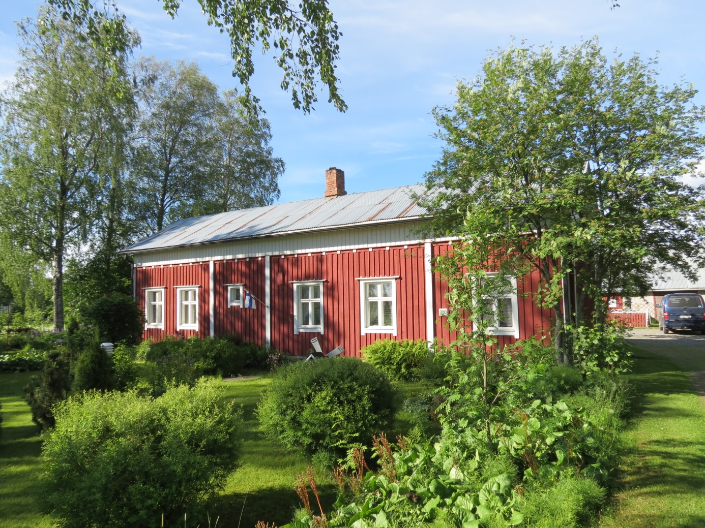 På bilden Norrgårds gamla bondgård, fotograferad 2015 från landsvägen.