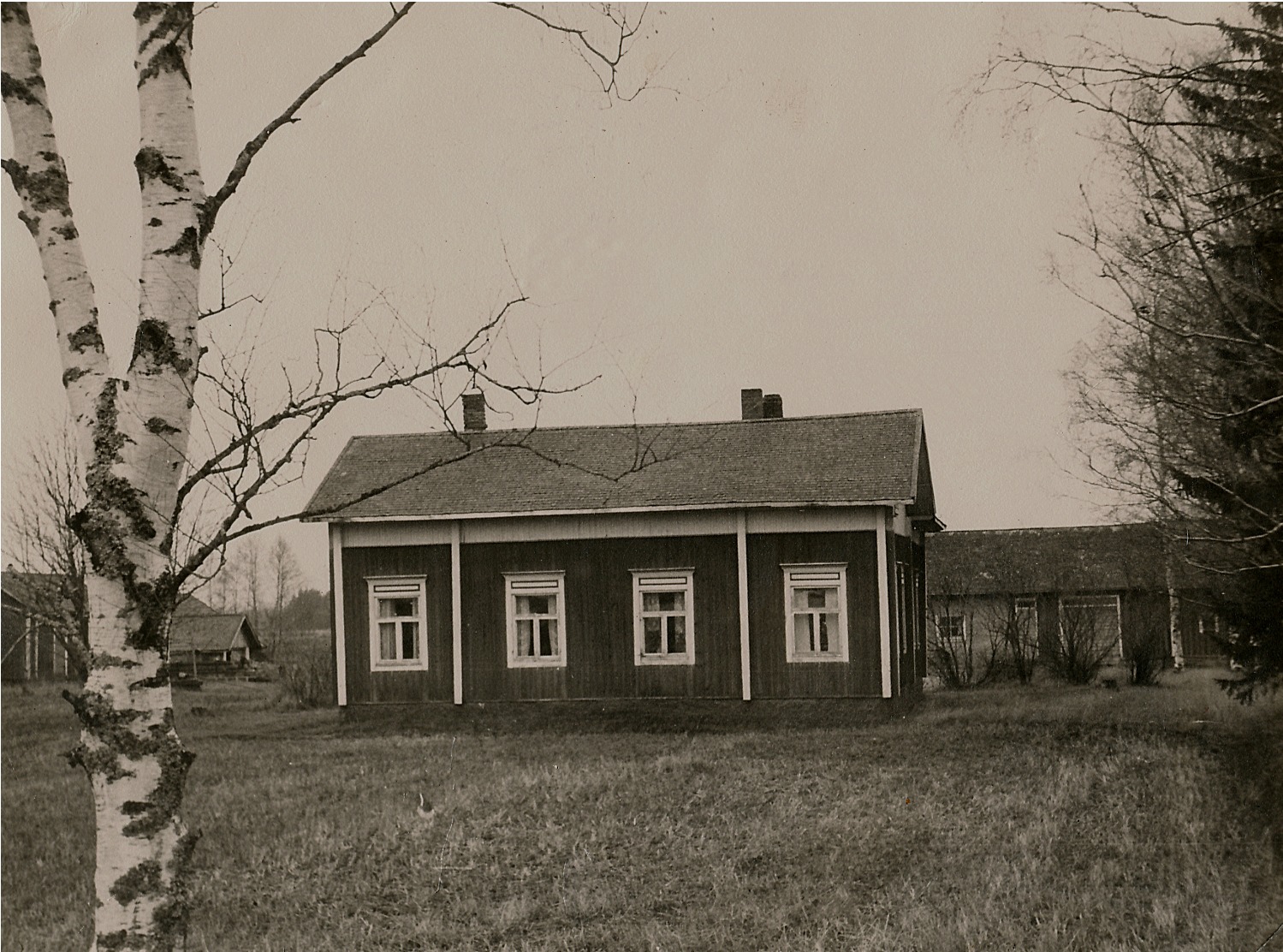På fotot Långfors gård i Klemetsändan fotograferad från norr.
