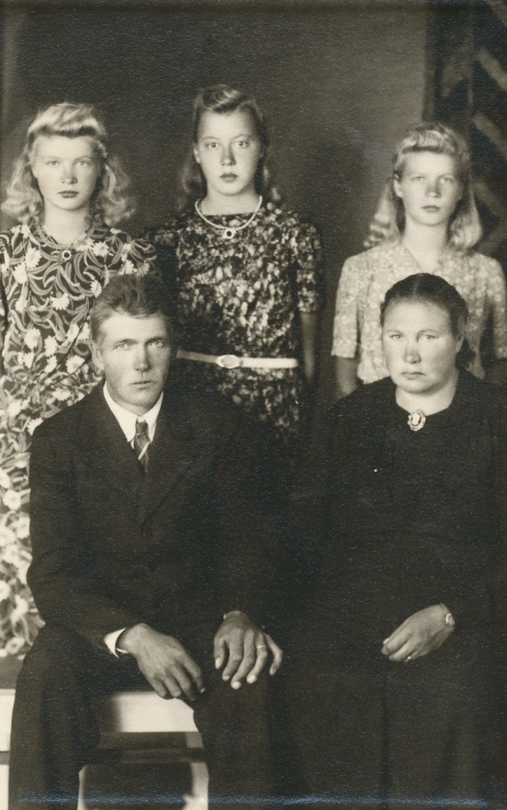 Här familjen Blomkvist år 1946.