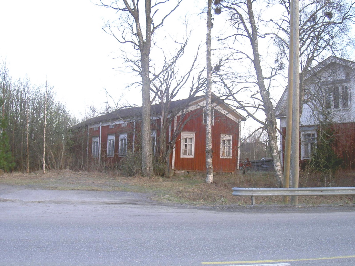 Här den gamla lillstugan där Amanda Westerback bodde en stor del av sitt liv, ogift och barnlös. Den är troligen byggd i början på 1800-talet eller i slutet av 1700-talet, vilket betyder att det kan vara den äldsta byggnaden i Dagsmark.