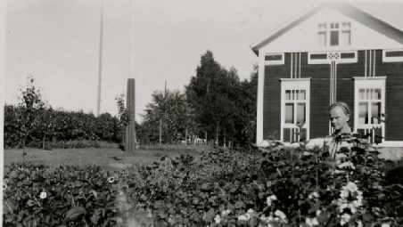 På fotot som är taget av klubbledaren Selim Björses i början på 1930-talet ser vi Verna Agnäs i sitt klubbland. 