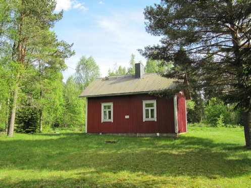 Huset i Storfors fotograferat från landsvägen.