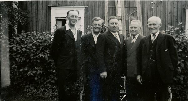 Fr.v. Gunnar Lillkull, Emil Norrgård, Anselm Nyström, Lennart Nyström och Niklas Nyström. 