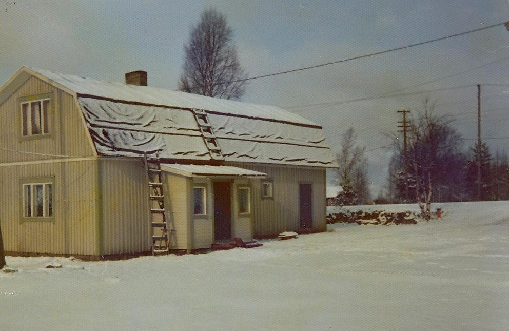 Här bodde Birger och Anna Sonntag . Foto vintern 1975.