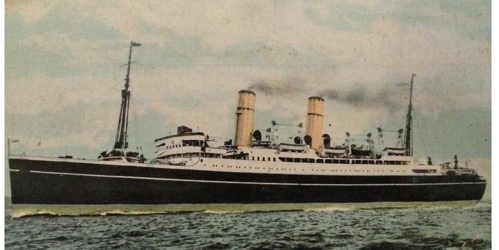 Med detta fartyg for Erland och Anni från ”Liverpål till Kvebeck”. Fartyget hette Montcalm och det var ett lyxigt fartyg. Erland skickade hem flera fotografier av fartyget åt dottern Aina. 