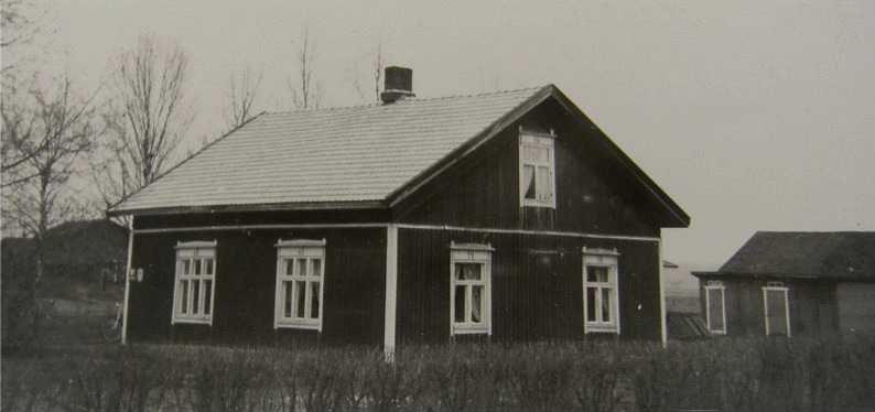 Så här såg gården ut som Erik Anders Rosengård byggde, fotograferad från väster.