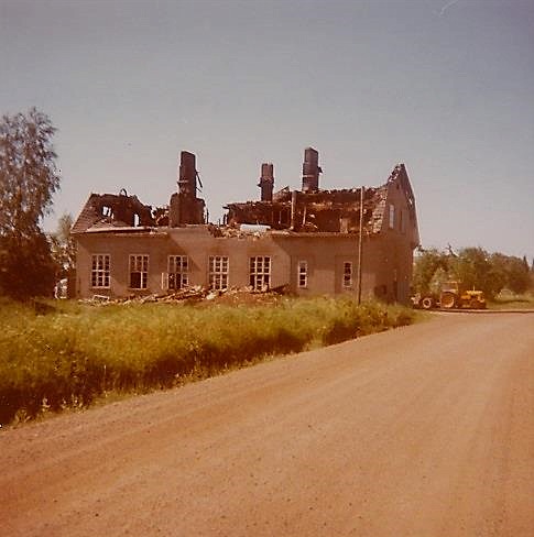 Detta foto från norr togs några dagar efter branden 1977.