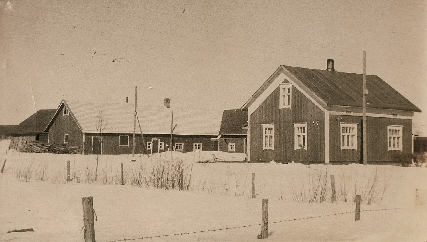 Den här gården byggde Alfred och Agnes åt sig uppe på Åbackan i mitten på 30-talet. 