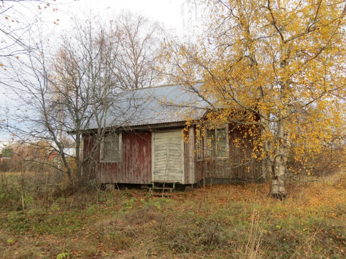 Hösten 2013 så såg gården ut så här från gårdssidan.