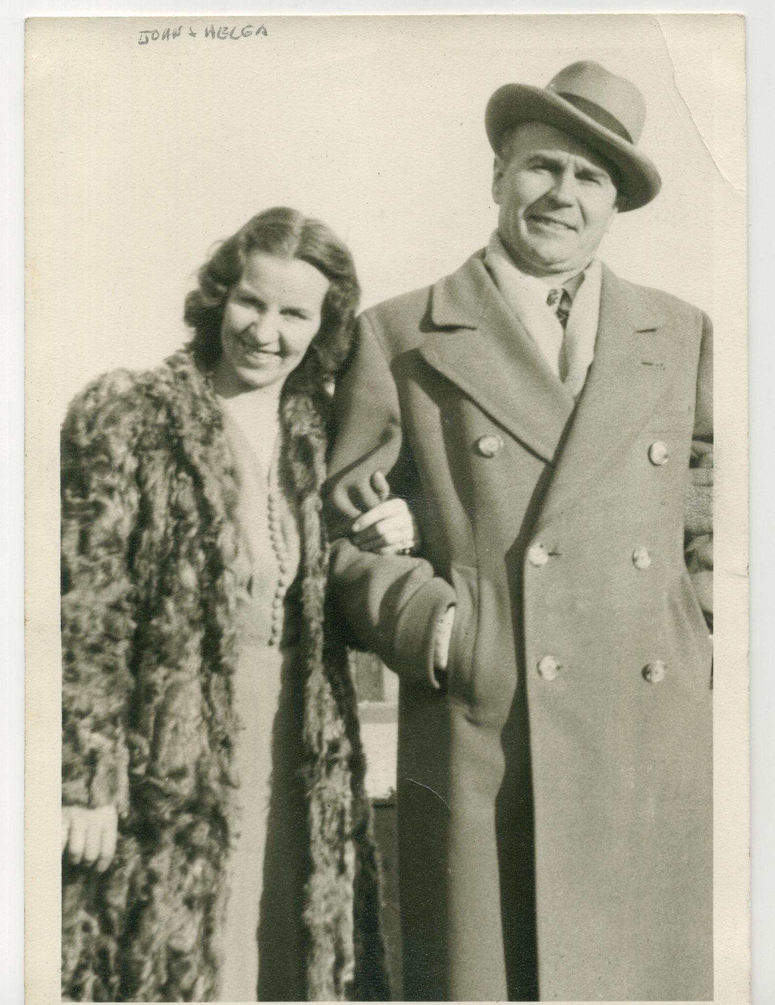 På fotot John Lind och hans hustru Helga.