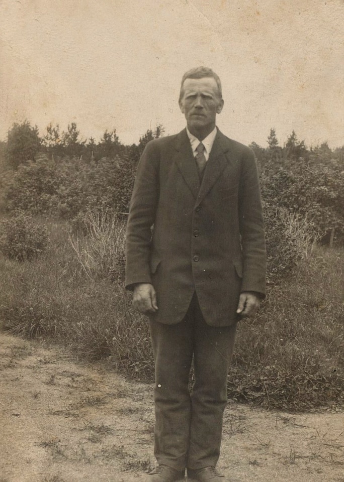 På bilden Josef Henrik Storkull, året är 1921. 