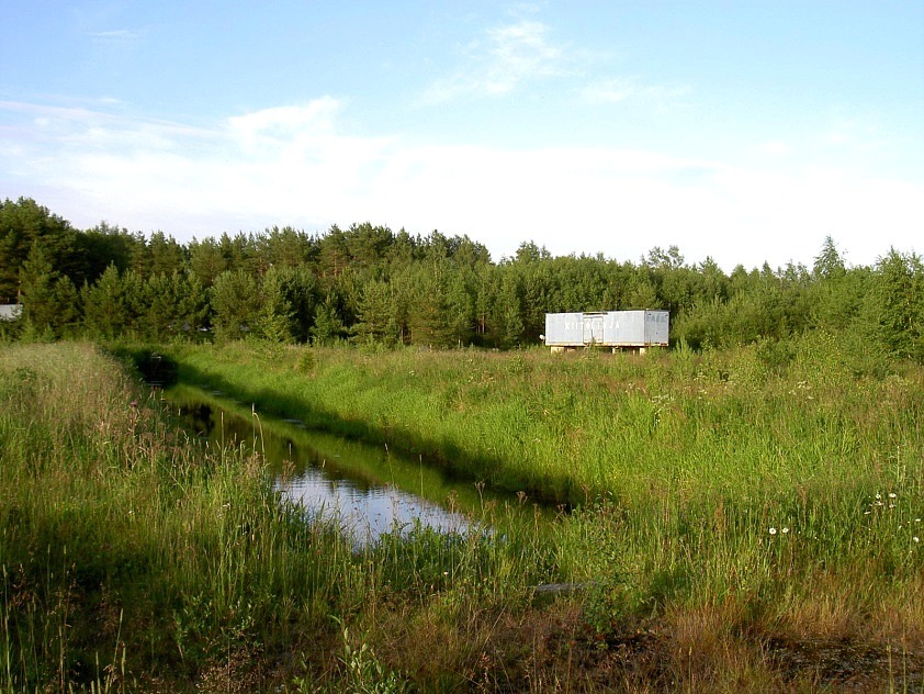 Fiskodlingarna avslutades småningom och år 2004 såg området ut så här. Fiskarna odlades i sådana bassänger.Området ägs i dag av statliga myndigheter som återställt sågområdet i ursprungligt skick. 