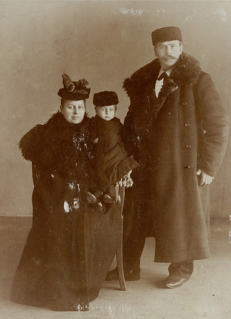 På fotot Fias bror Josef Henrik som flyttade till Ryssland och gifte sig med Natalia. Han var direktör på rederiet Crighton Ship Building i St. Petersburg. 