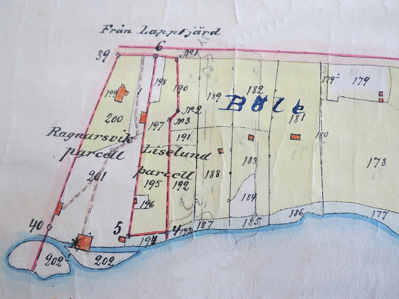 På storskifteskartan från början på 1900-talet, så ser vi att Ragnarsvik och Liselund ligger precis på rån till Lappfjärd. Området kallas också för Böle och österut från parcellen Liselund finns hemmanet 1:11 som tillhörde Klemes-Kalle och Fina.