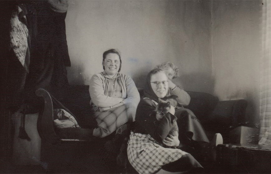 Till vänster Ruby Storkull med Ellen Ånäs.