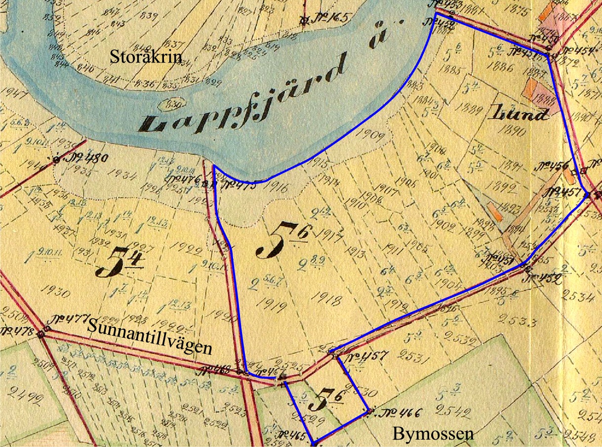 Hemmanet Lund på 0,0223 mantal som utgör 3/56 mantal av Lillkull hemman, ägdes av bonden Karl, Gustavsson Lillkull (1840-1914) som också kallades för ”Rebeck-Kalle”. Hemmanet övertogs sedan av dottern Adelina och hennes man Josef Rosenback från Krook och sedan av deras barn Anselm och Selim Lillkull och det har sedan sålts åt utomstående. 