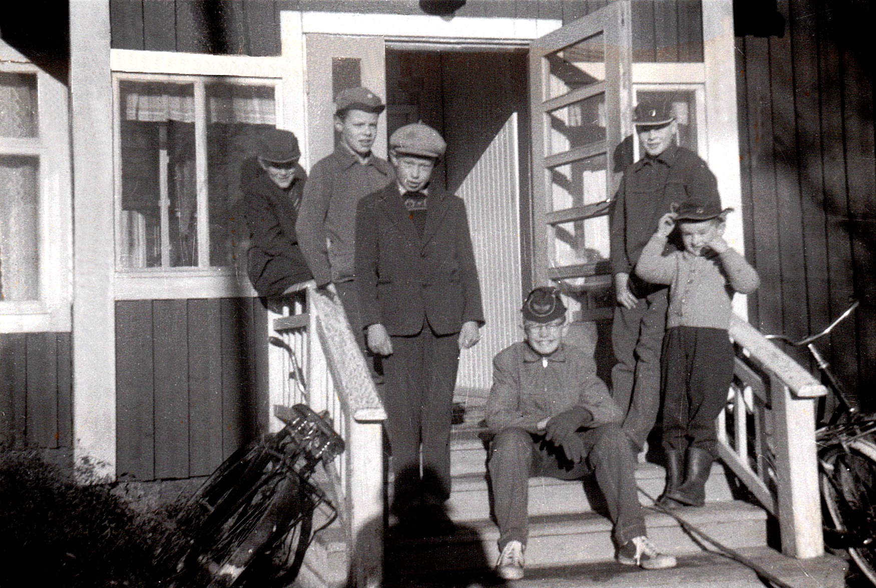 Jan Lillkull, Tommy Nylund, Gösta Lillkull, Per-Erik, Bernhard Utter och Kurt t.h.