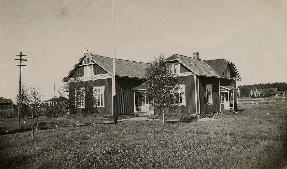 Arthur Lövholms foto av Dagsmark ungdomsförenings hus Majbo, möjligtvis på 30-talet.