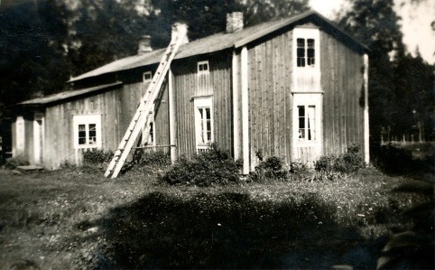 I den här gården i Bötom bodde Knut och Hilda Santamäki i slutet på 20-talet.