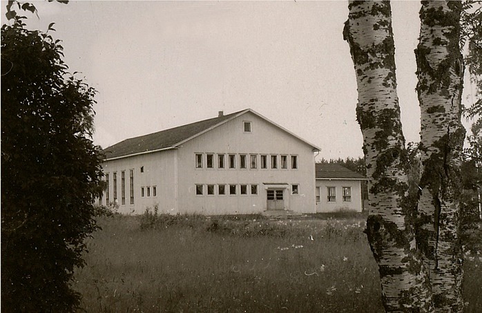 Ungdomslokalen i Dagsmark som invigdes år 1954 var Frans Storkulls skapelse. Lokalen förstördes i en häftig brand i maj 1996.
