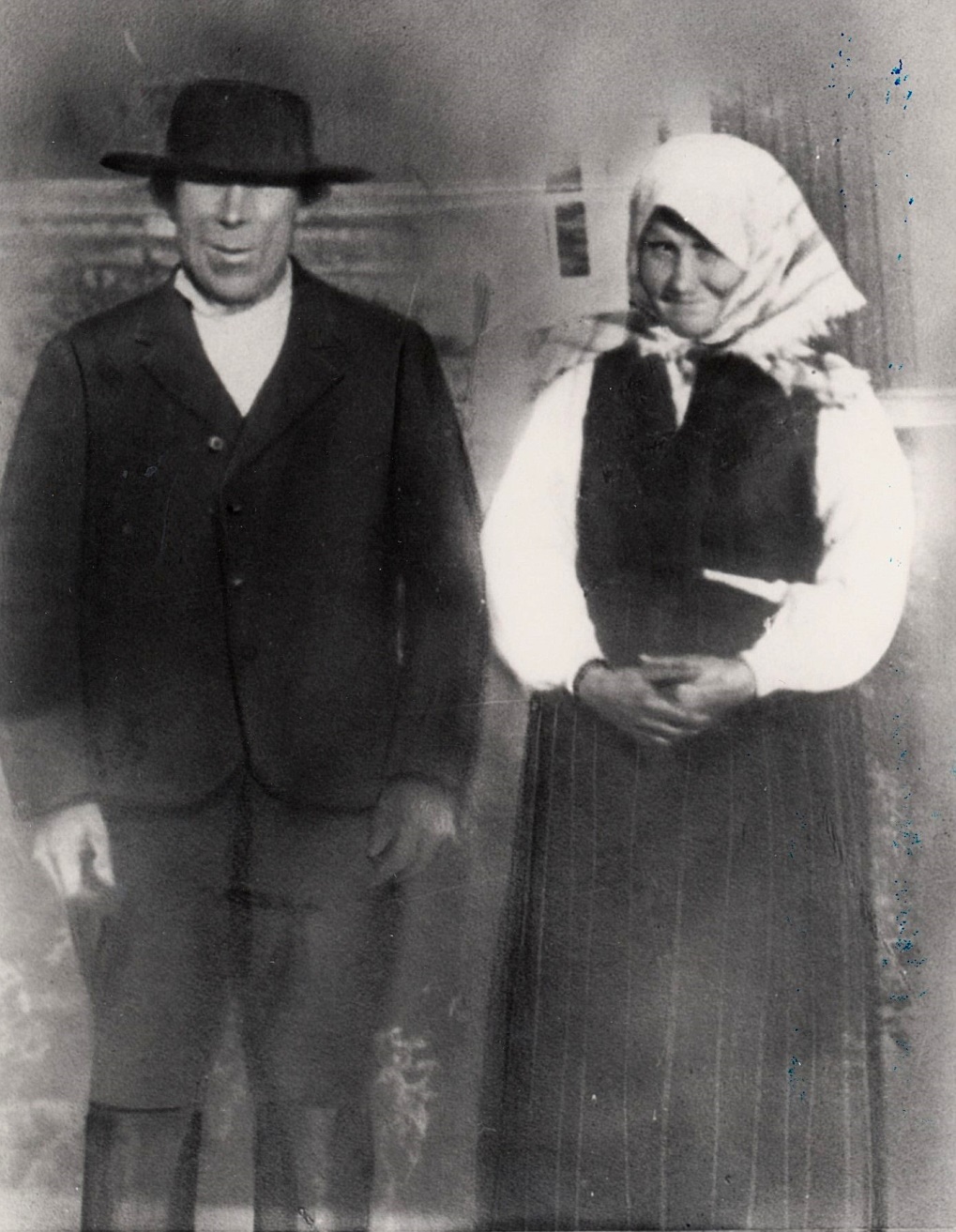 På bilden Englund Mandas föräldrar Karl Korsbäck (1850-1917) och Vilhelmina (1849-1927). 