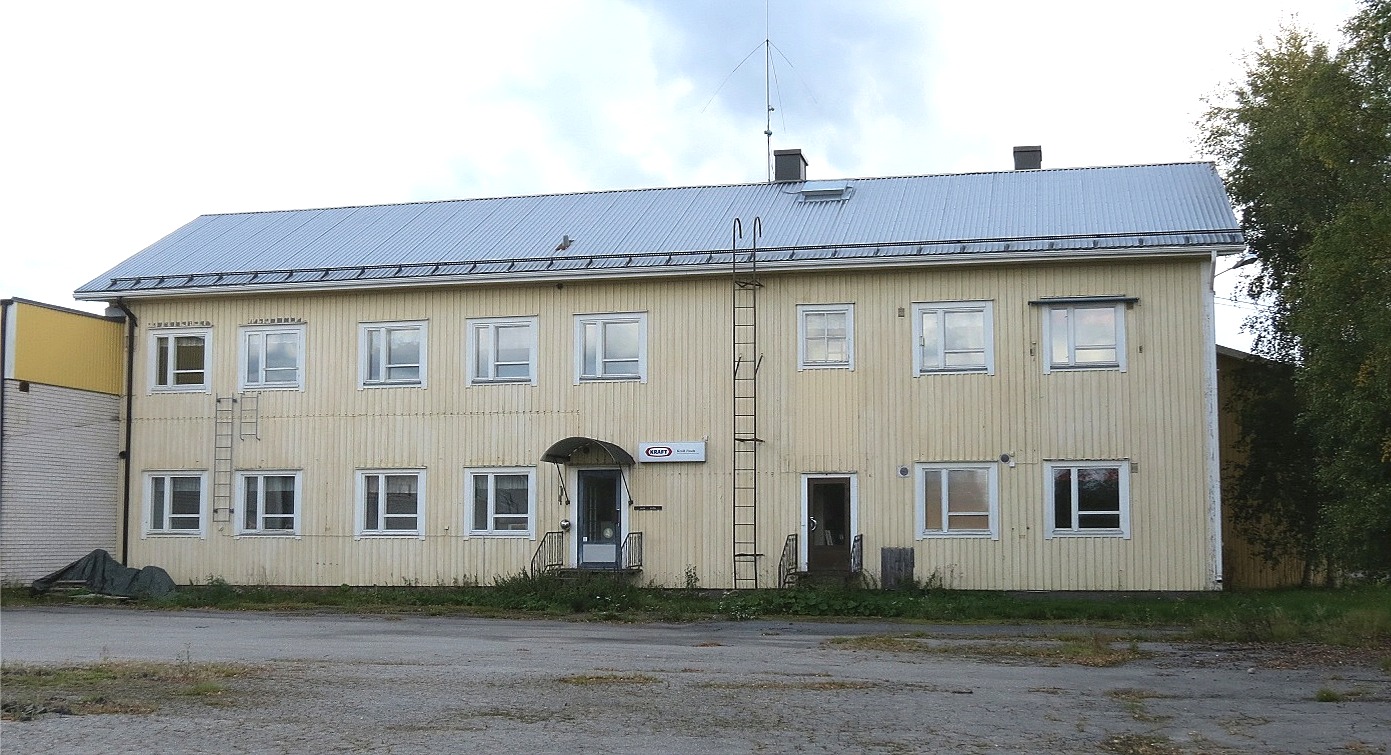 Så här ser den gamla finska folkskolan ut 2013 efter att Estrella lade ner verksamheten något år innan.