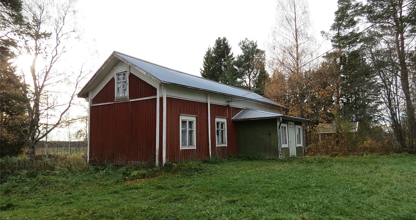 Nyholms gård fotograferad från öster år 2013.
