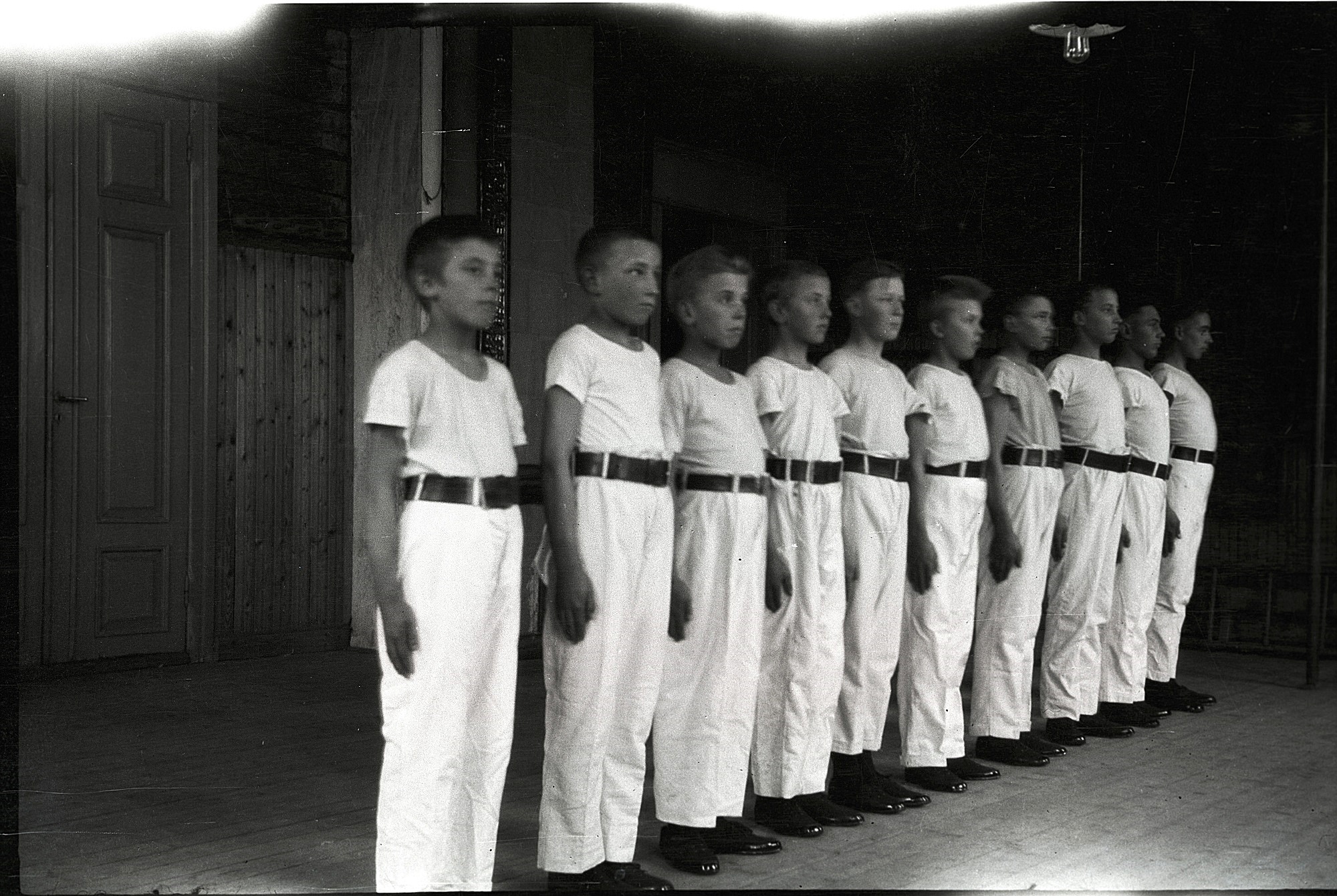 Lantbruksklubben egna gymnastiklag år 1930, från vänster Åke Storhannus, Gunnar Ingvesback, Karl Stenman, Elis Knus, Valter Björknäs, Eskil Ålgars, Runar Ingvesback, Uno Björses, Helge Björklund och Ragnar Landgärds.