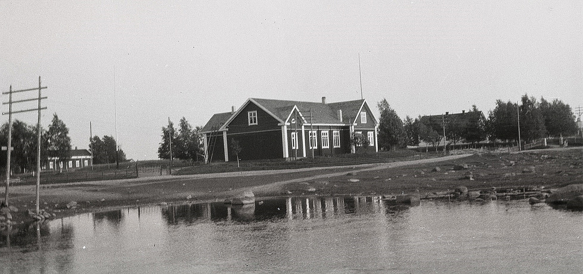 Den nyrenoverade ungdomslokalen fotograferad år 1929 från "Nössi sidon".