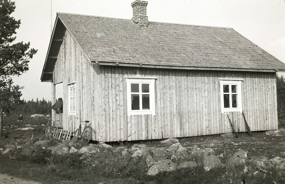 Skyddskårens skjutpaviljong efter att den hade flyttats över ån, cirka 500 meter norrut.