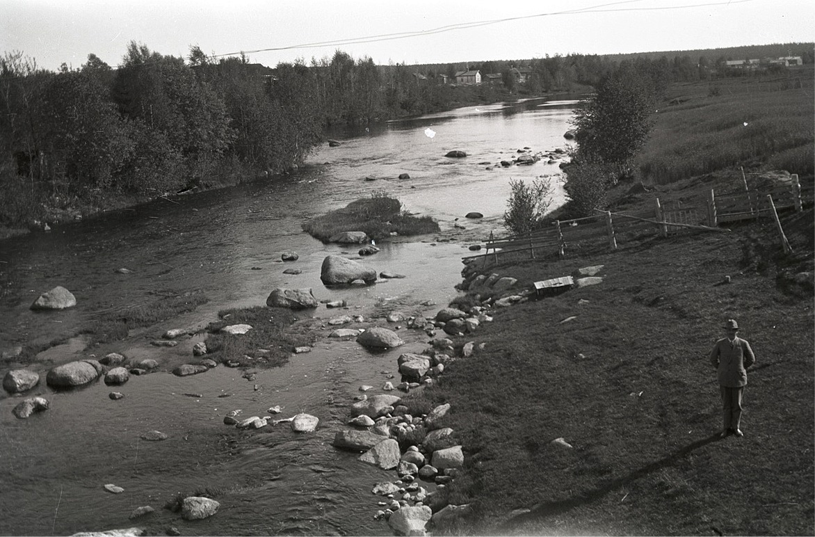 Lappfjärds å söderut fotograferad från Storbroen i Dagsmark.