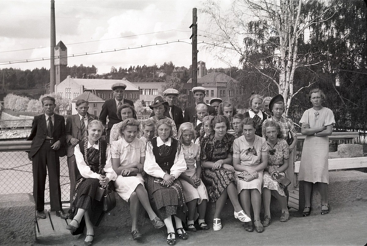 Ungdomarna från Lappfjärd gjorde på sommaren en resa till Tammerfors med Haglunds buss.