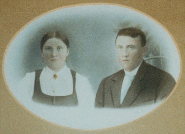 Almas och Josef Dahlroos.