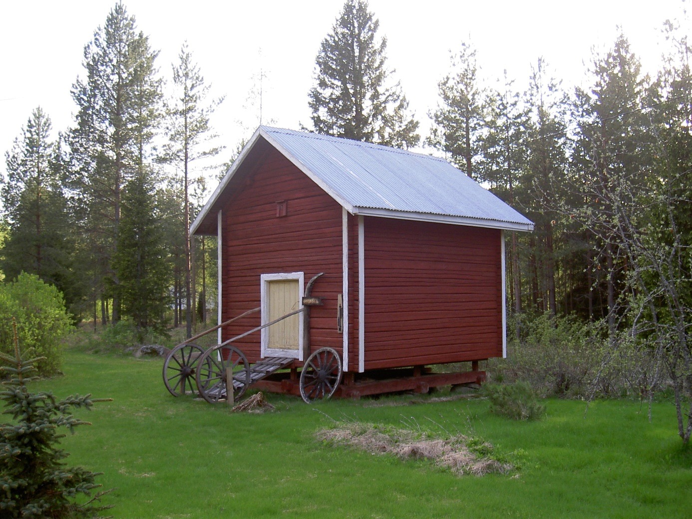 Alice Dahlroos såg till att alla byggnader var i gott skick och de skulle målas med jämna mellanrum. Till och med häbbret såg prydligt ut, här fotograferat 2003.