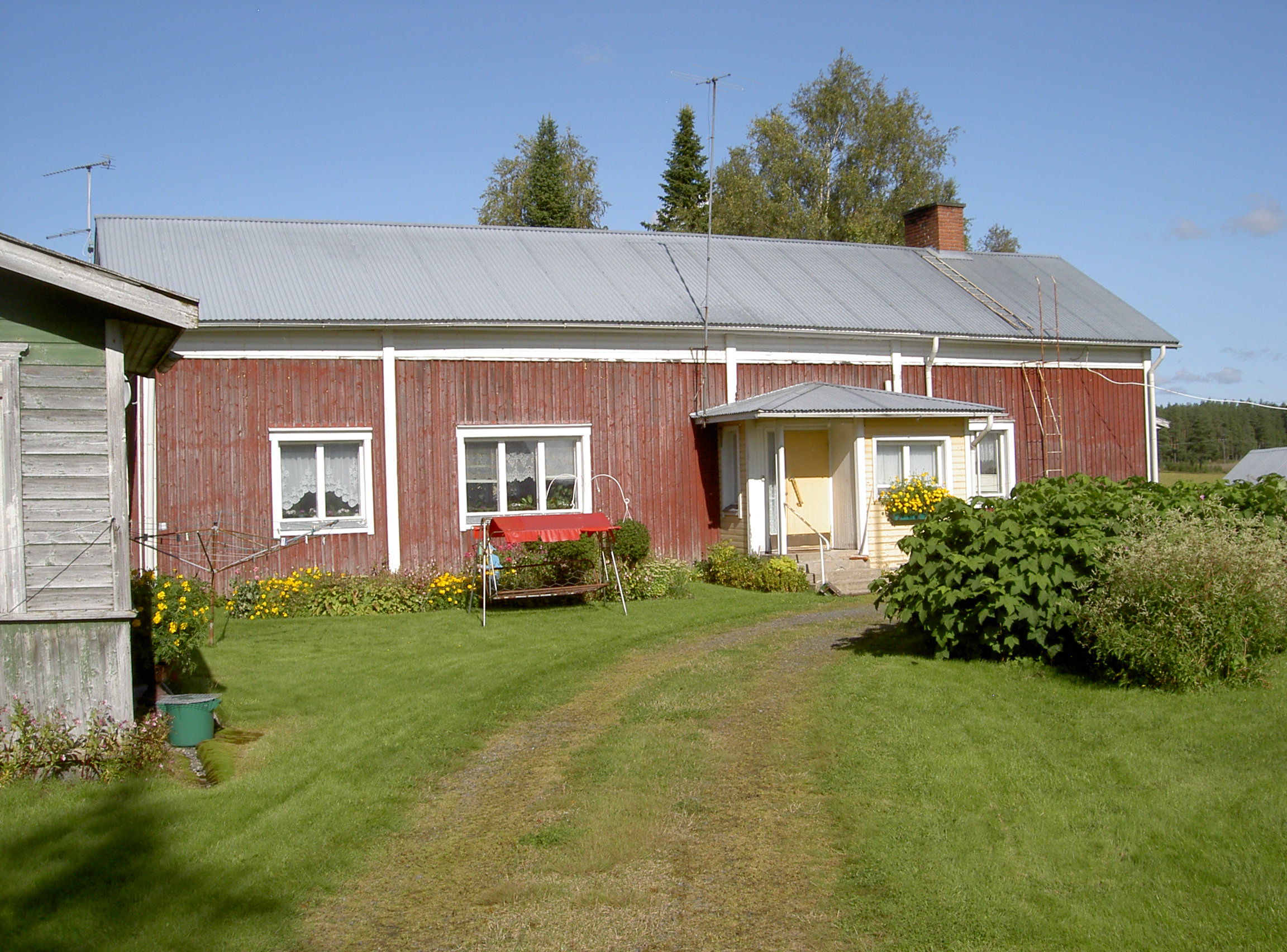 Den här gården på Korsbäckvägen 416 byggdes omkring 1911 och har efter det renoverats flera gånger. Fotot från 2017.