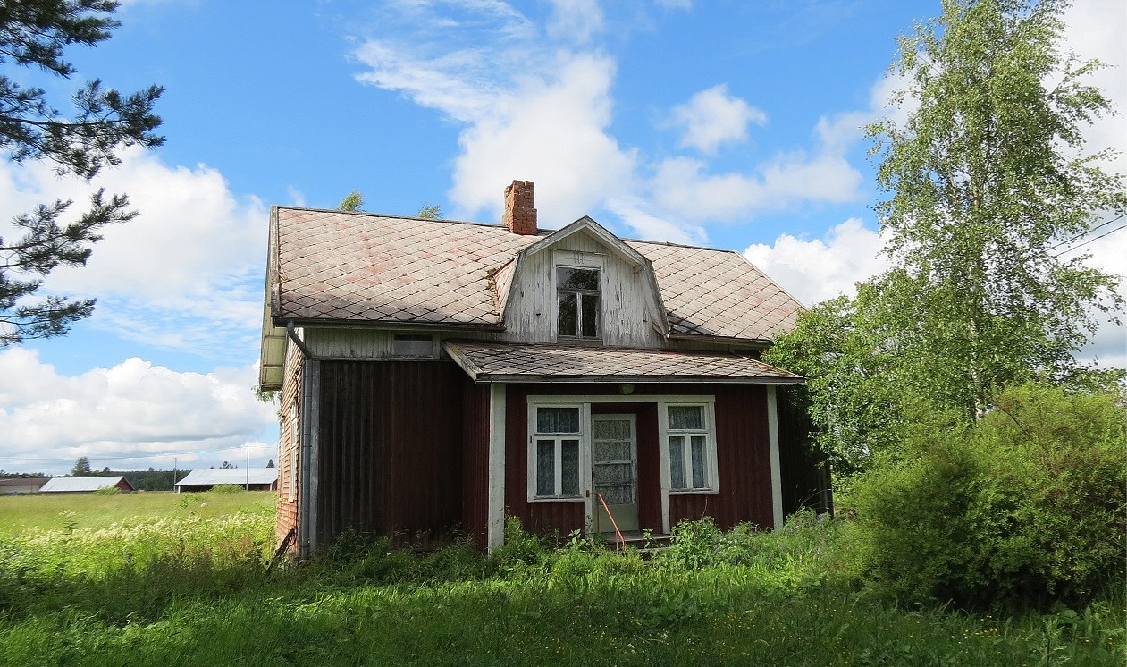 Nyholms gård fotograferad från gårdssidan år 2017.
