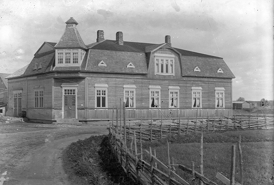 J. H. Storkulls affärshus i Dagsmark fotograferad från väster i slutet på 1910-talet.