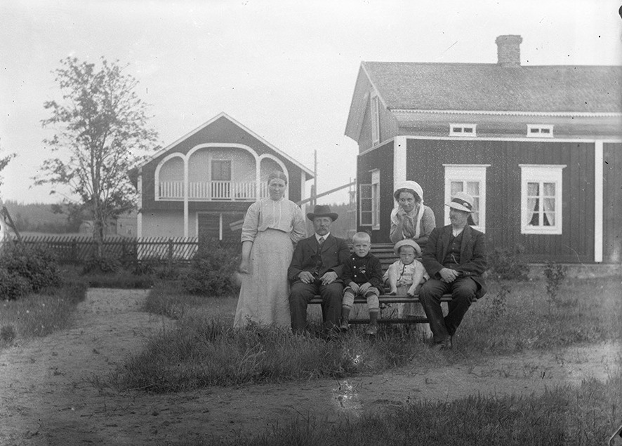 Ida, Viktor och Rurik Nylund tillsammans med Raul Mildh, Hanna Mildh och John Mildh.