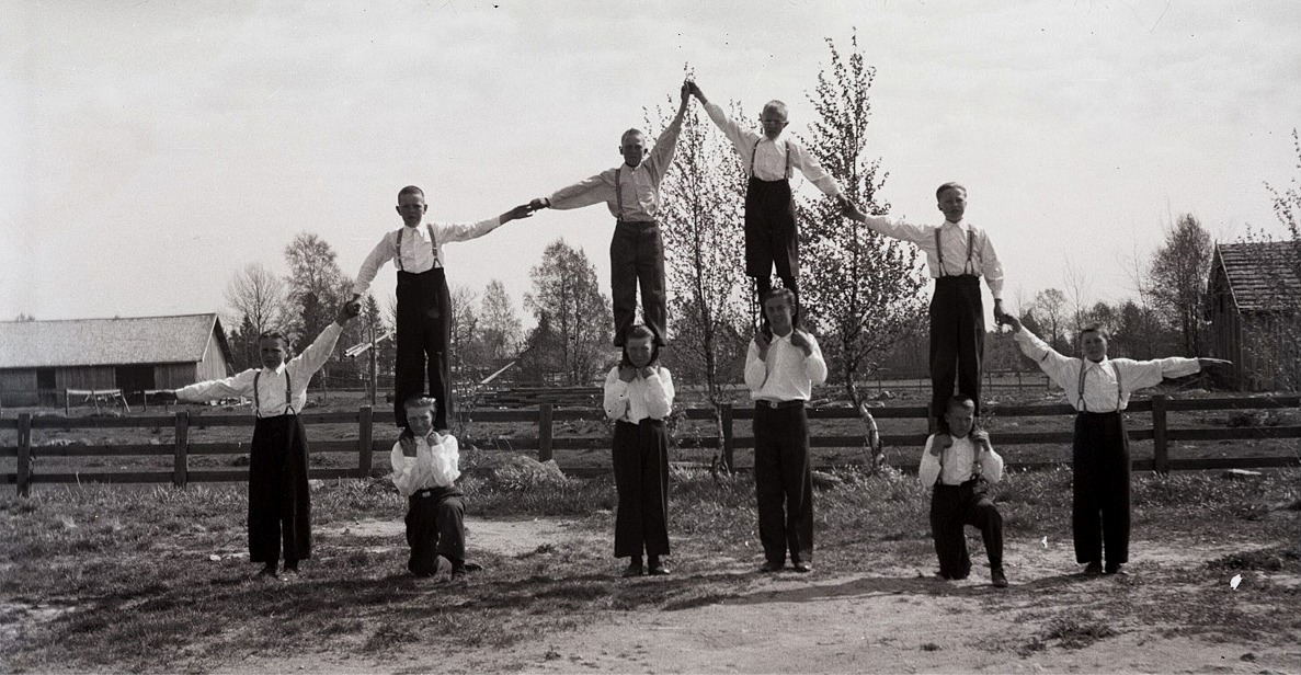 Idrott och gymnastik var omtyckta ämnen bland eleverna i södra folkskolan.