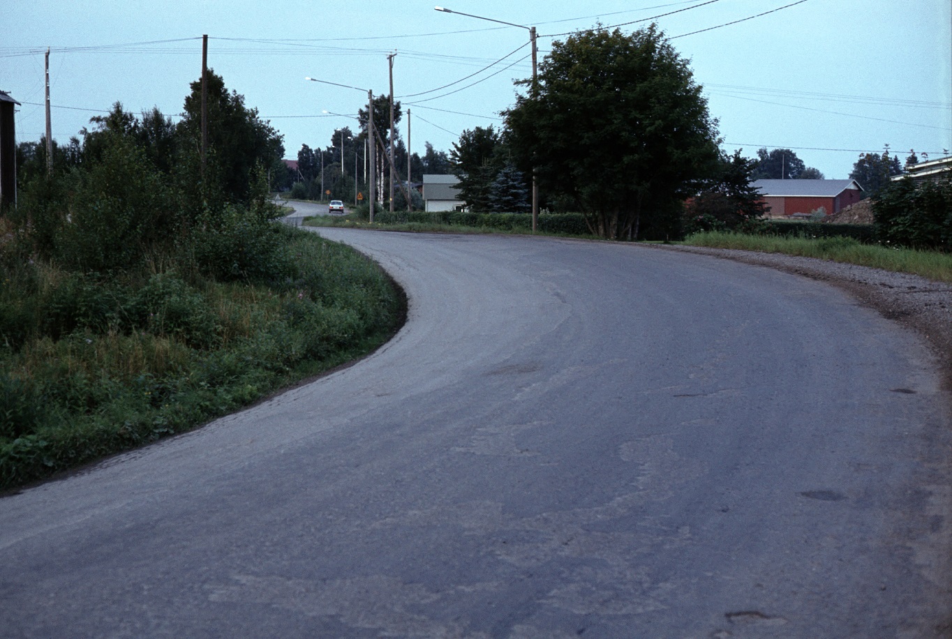 Kiaskroken 1983 med Sebbasbackan längre fram. I vänstra kanten skymtar eltransformatorn.