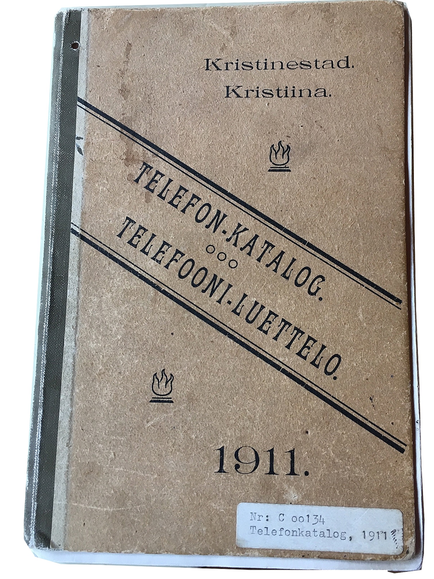 Telefonkatalogen från år 1911, som finns på stadens museum Carlsro.