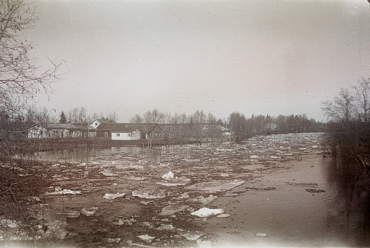 Foto från Nybron norrut vid islossningen 1962.